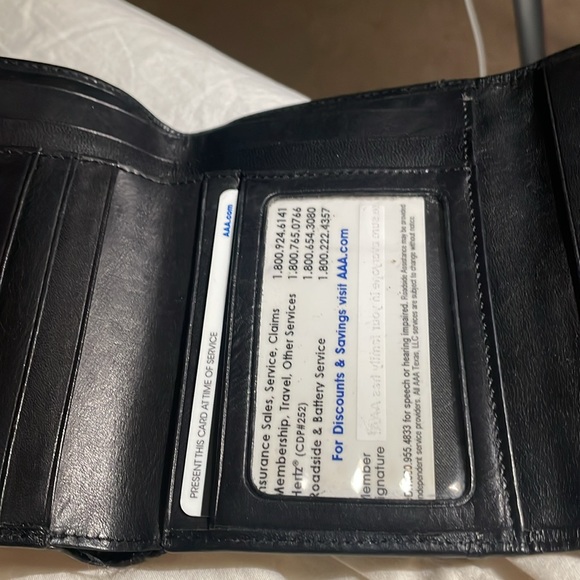 Bosca black leather wallet. - Picture 10 of 10